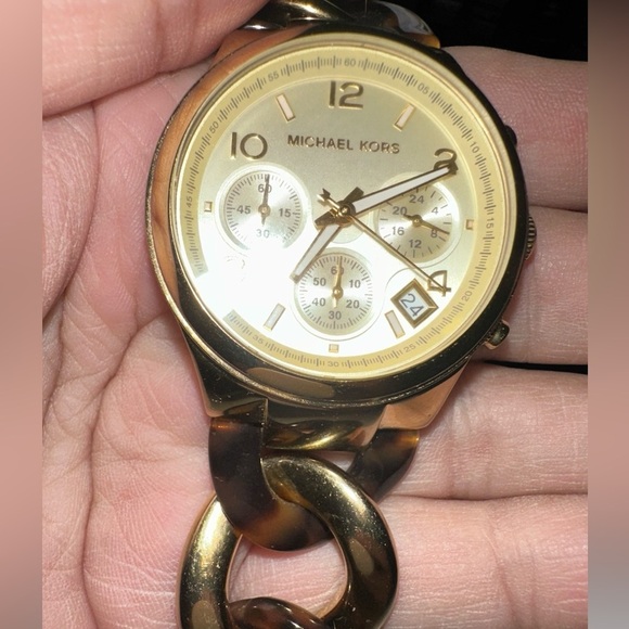 Michael Kors Collection Women's MK4222 Chain Gold/Tortoise Watch - Picture 3 of 5